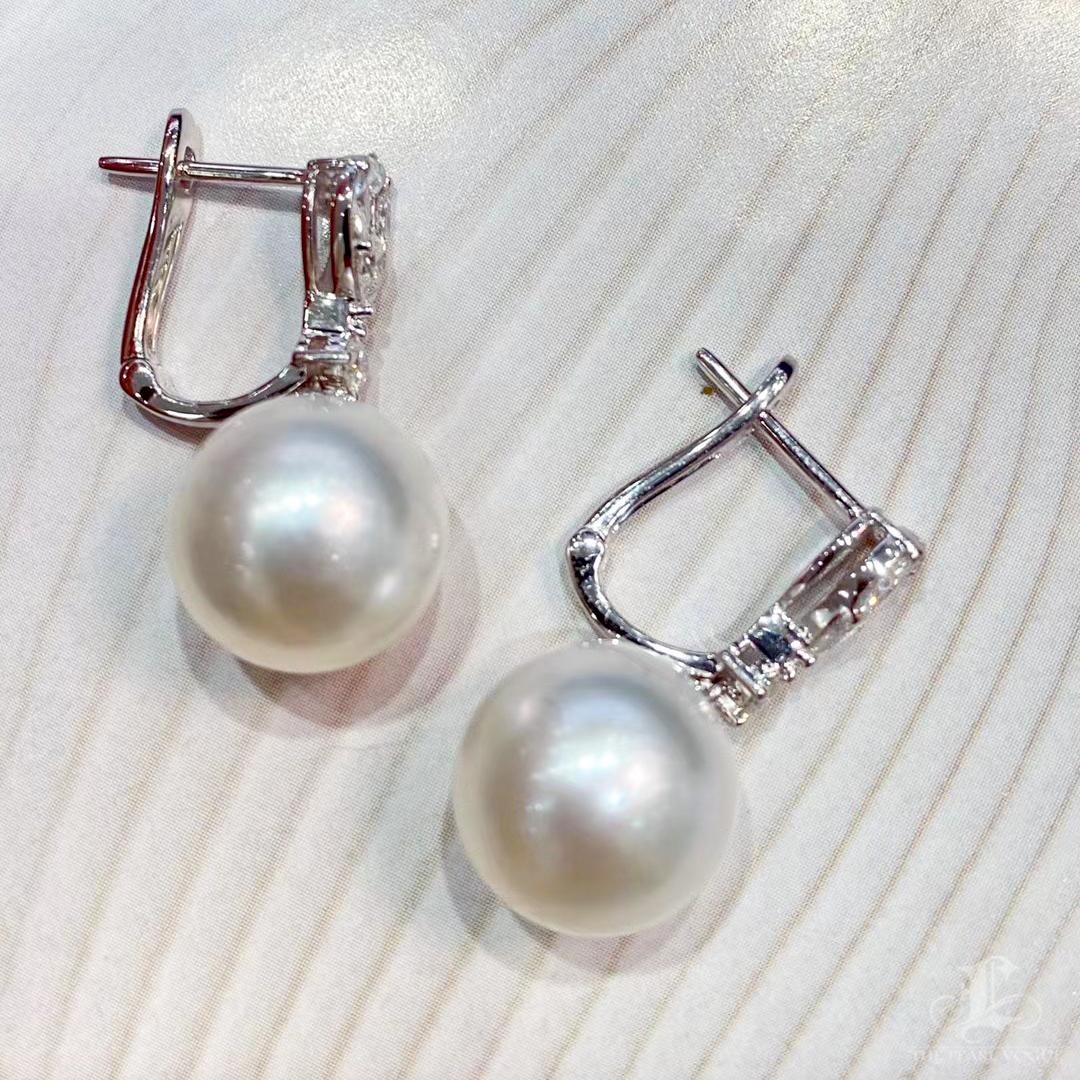【Crown Radiance】Ever After South Sea Pearl and Brilliant Diamond Bridal Earrings For Sale 1