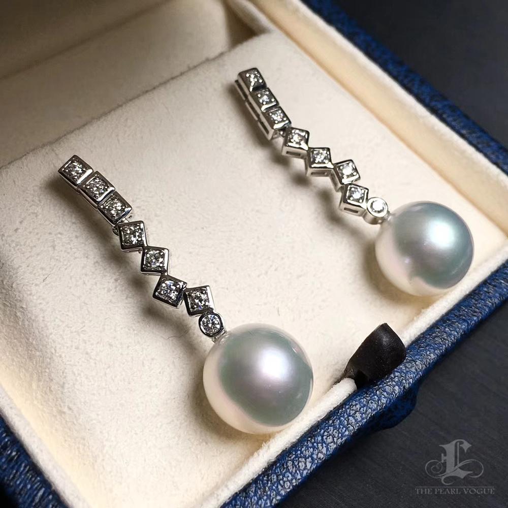 【Sculpted Geometry】Zigzag Line Aurora South Sea Pearl Diamond Earrings For Sale 1