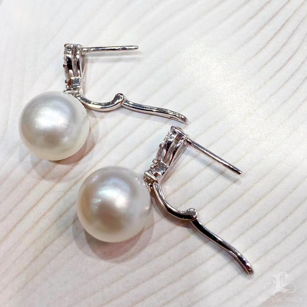 【Crown Radiance】Ever After South Sea Pearl and Brilliant Diamond Bridal Earrings For Sale 3