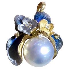 Blooming Orchid Aurora South Sea Pearl Diamond Dust Pendant