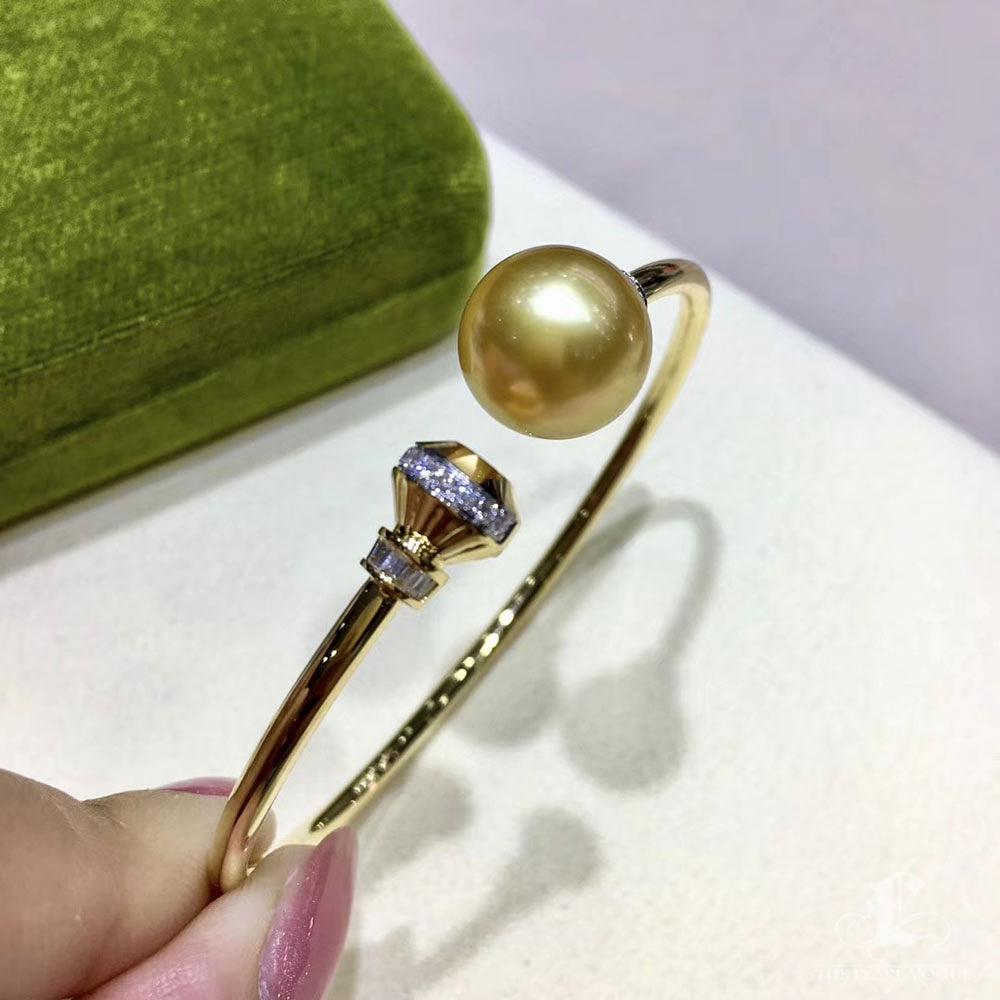Pulsera Puño Corona Esculpida Diamante AAAA Perla Dorada de los Mares del Sur en venta 1