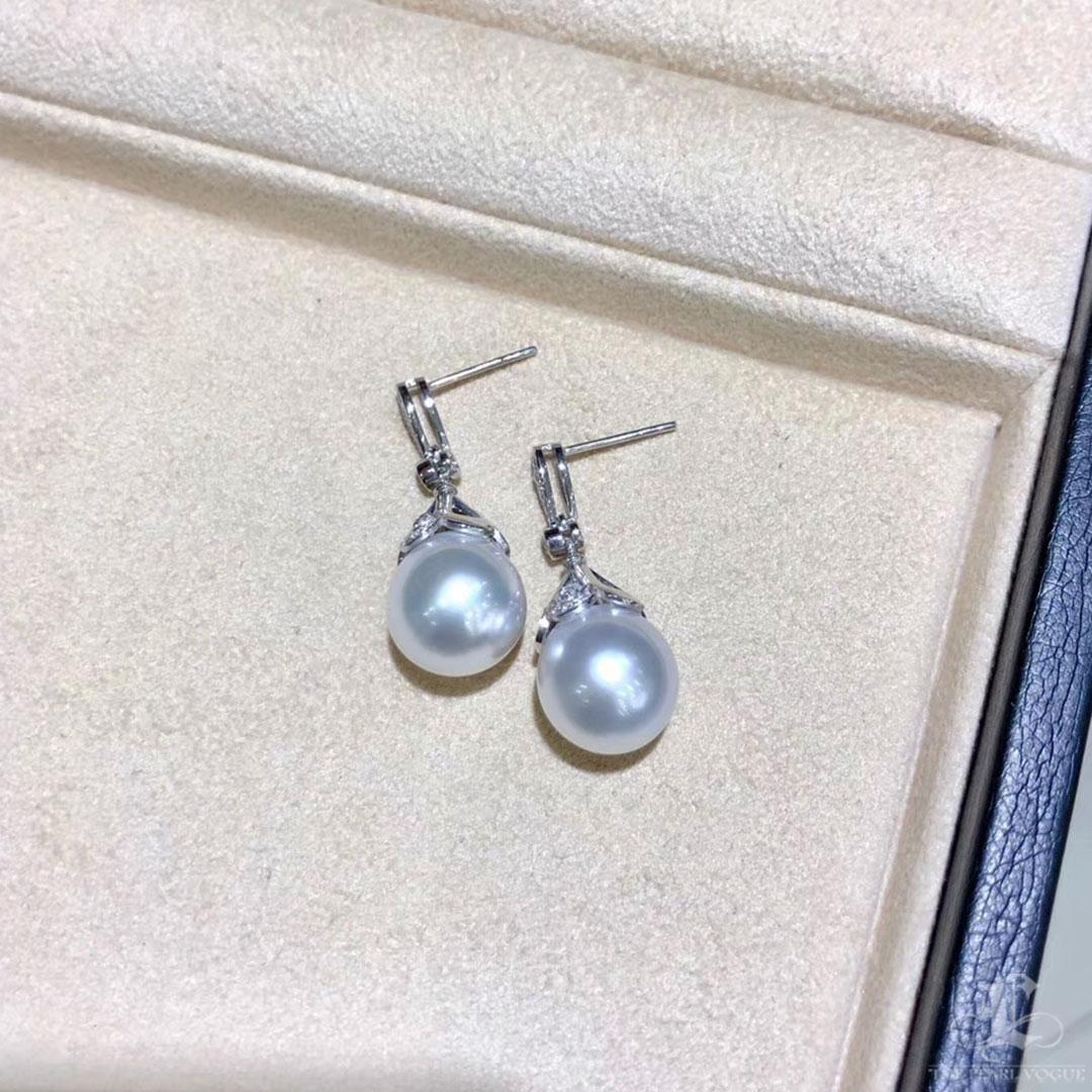 【Crown Radiance】Imperial Petal Aurora South Sea Pearl Diamond Earrings For Sale 2