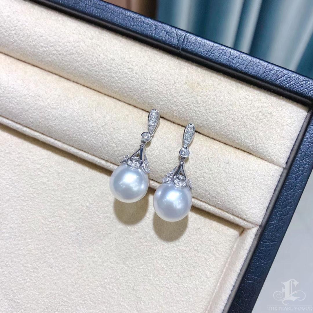 【Crown Radiance】Imperial Petal Aurora South Sea Pearl Diamond Earrings For Sale 3