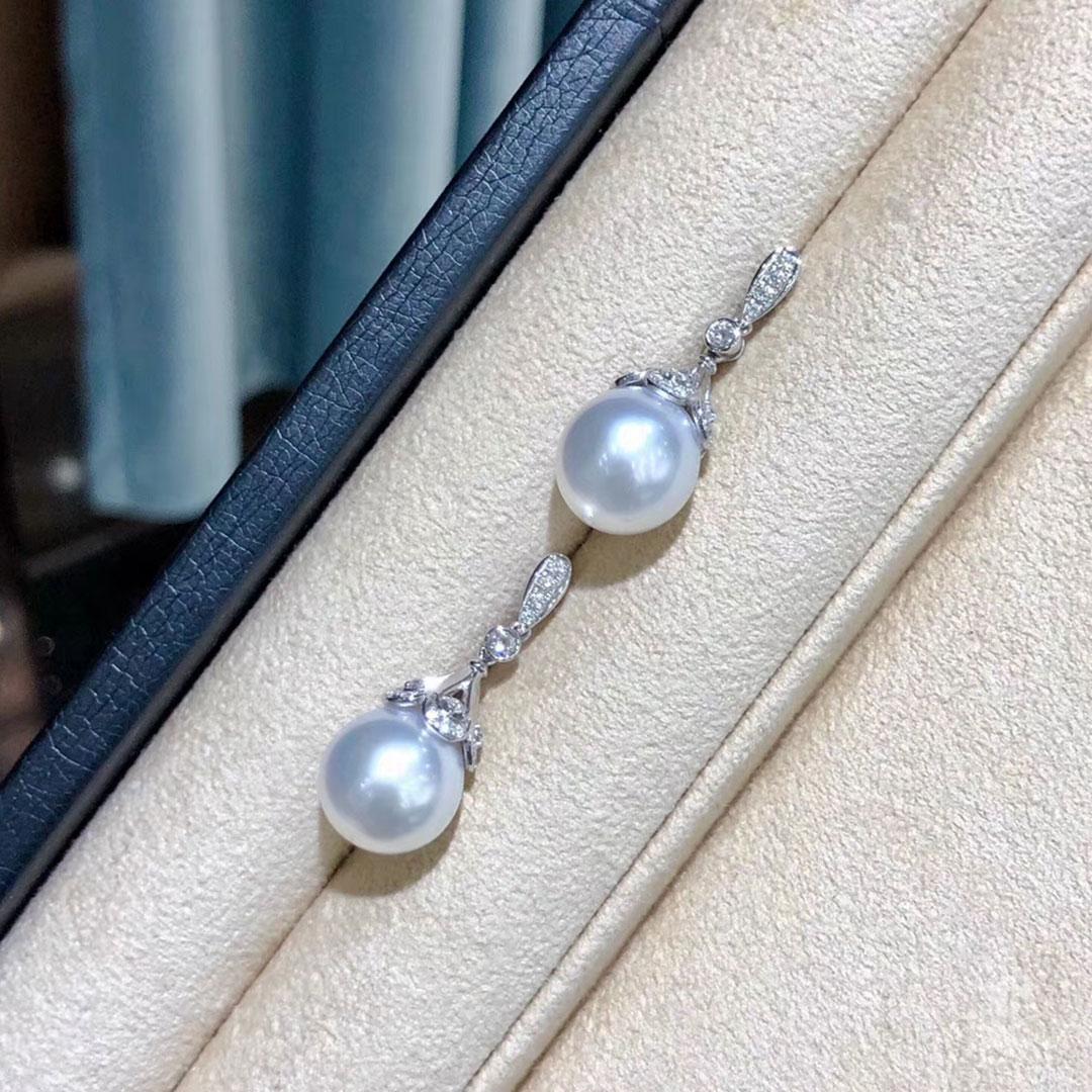 【Crown Radiance】Imperial Petal Aurora South Sea Pearl Diamond Earrings For Sale 4