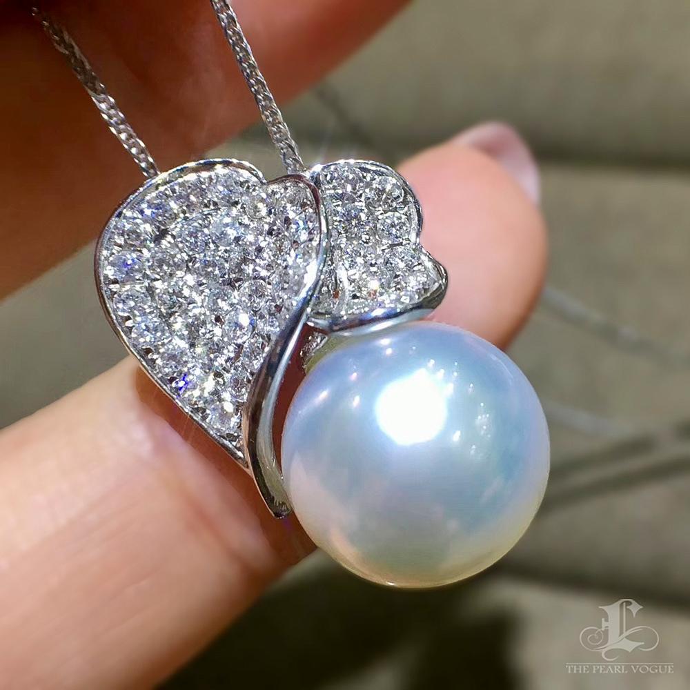 【Lustre Arc】Serenade of Two Hearts Whispering Pendant In New Condition For Sale In New York, NY