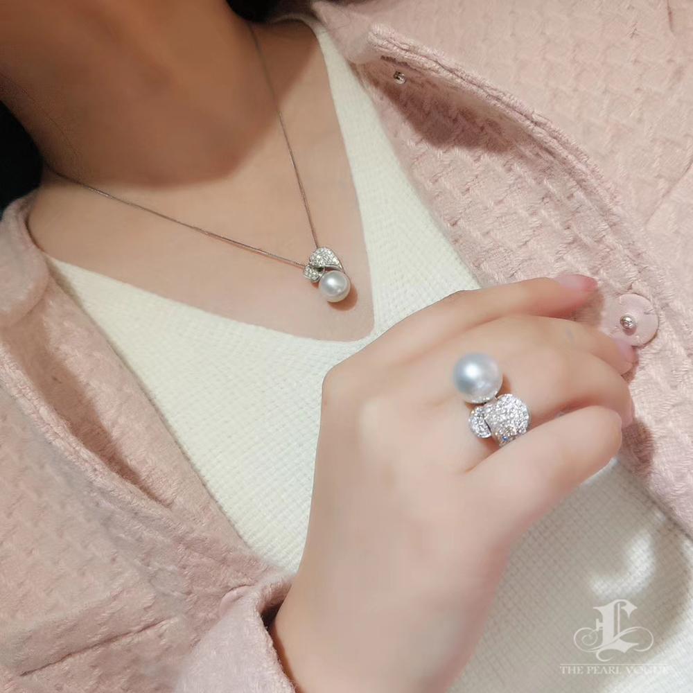 【Lustre Arc】Serenade of Two Hearts Whispering Pendant For Sale 4
