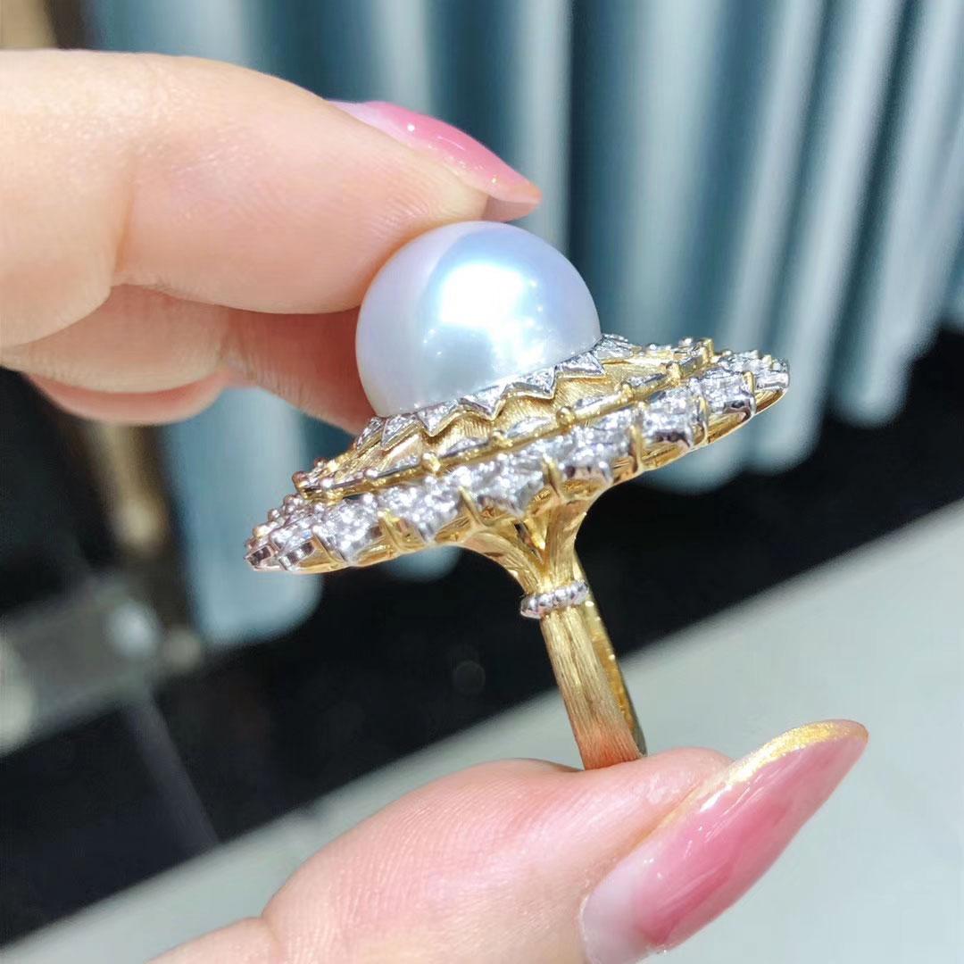 De las mujeres 【Corona Resplandor】Resplandor Real Anillo de diamantes estilo Buccellati con perlas del mar del sur en venta