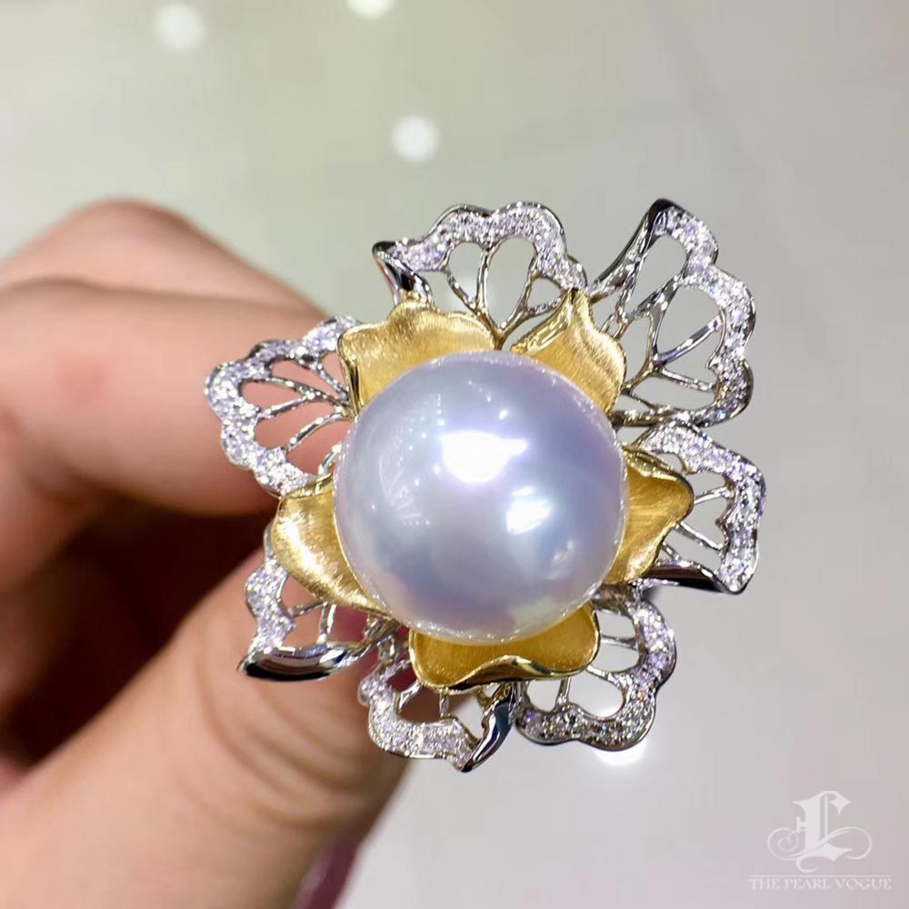 【Sinfonia della vite】 Anello floreale con perle dei mari del sud a fiore imperiale In condizioni Nuovo in vendita a New York, NY