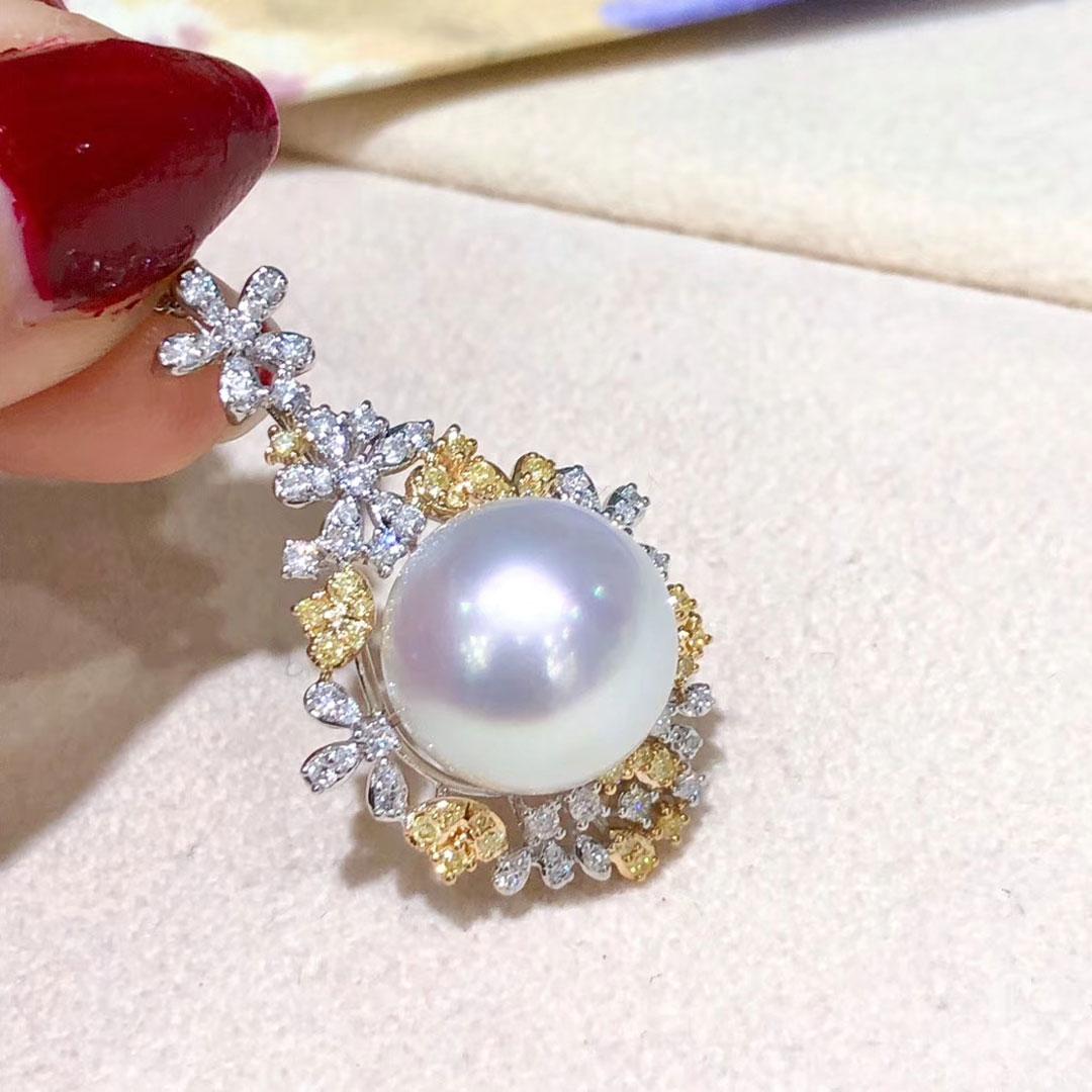 【Vine Symphony】Golden Garden Aurora South Sea Pearl Diamond Pendant In New Condition For Sale In New York, NY
