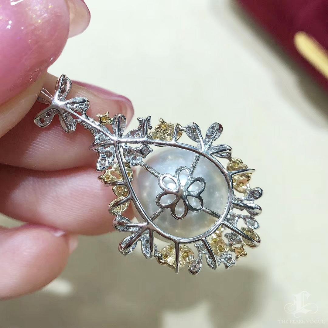 【Vine Symphony】Golden Garden Aurora South Sea Pearl Diamond Pendant For Sale 3
