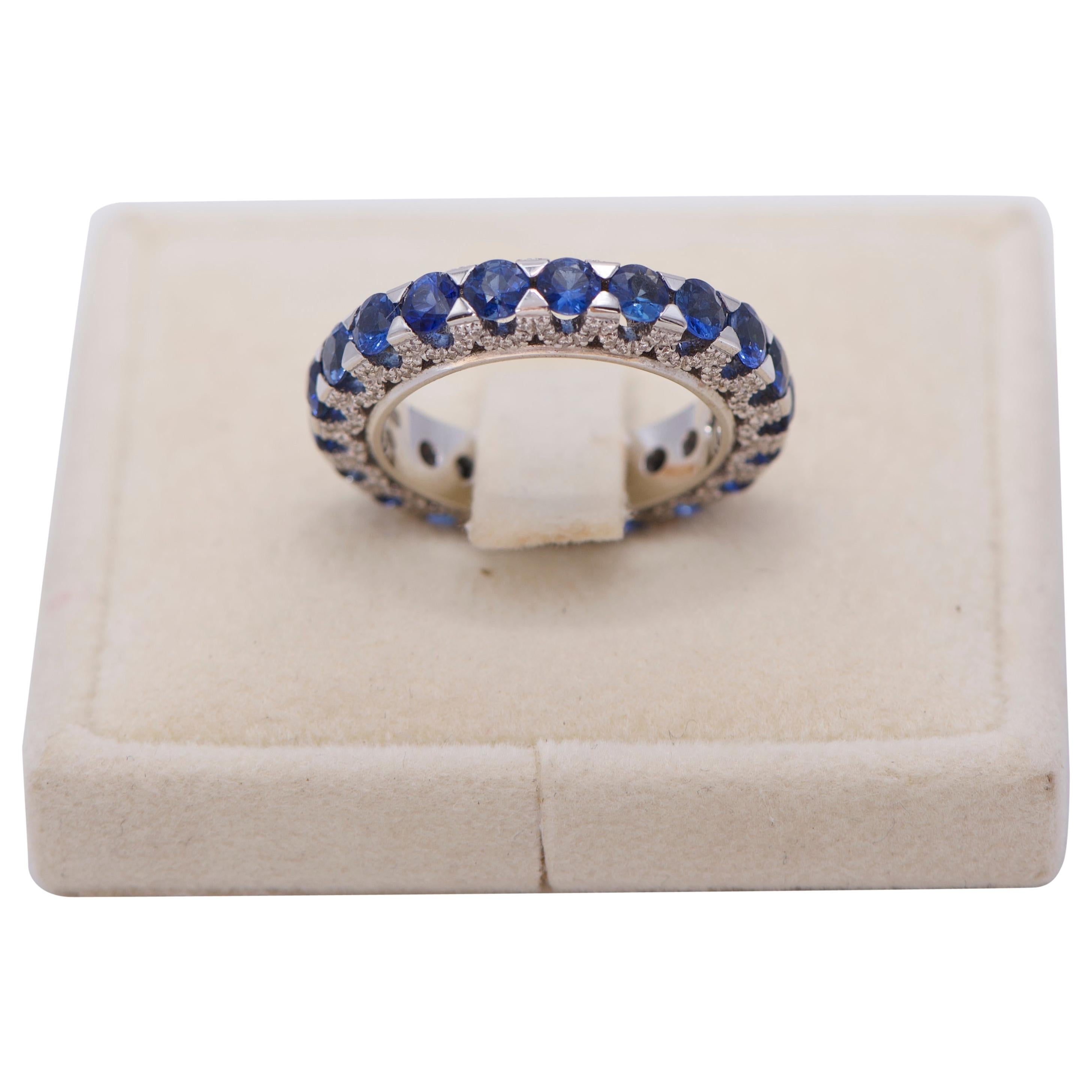 18k Gold, Diamond, and Blue Sapphire Ring For Sale