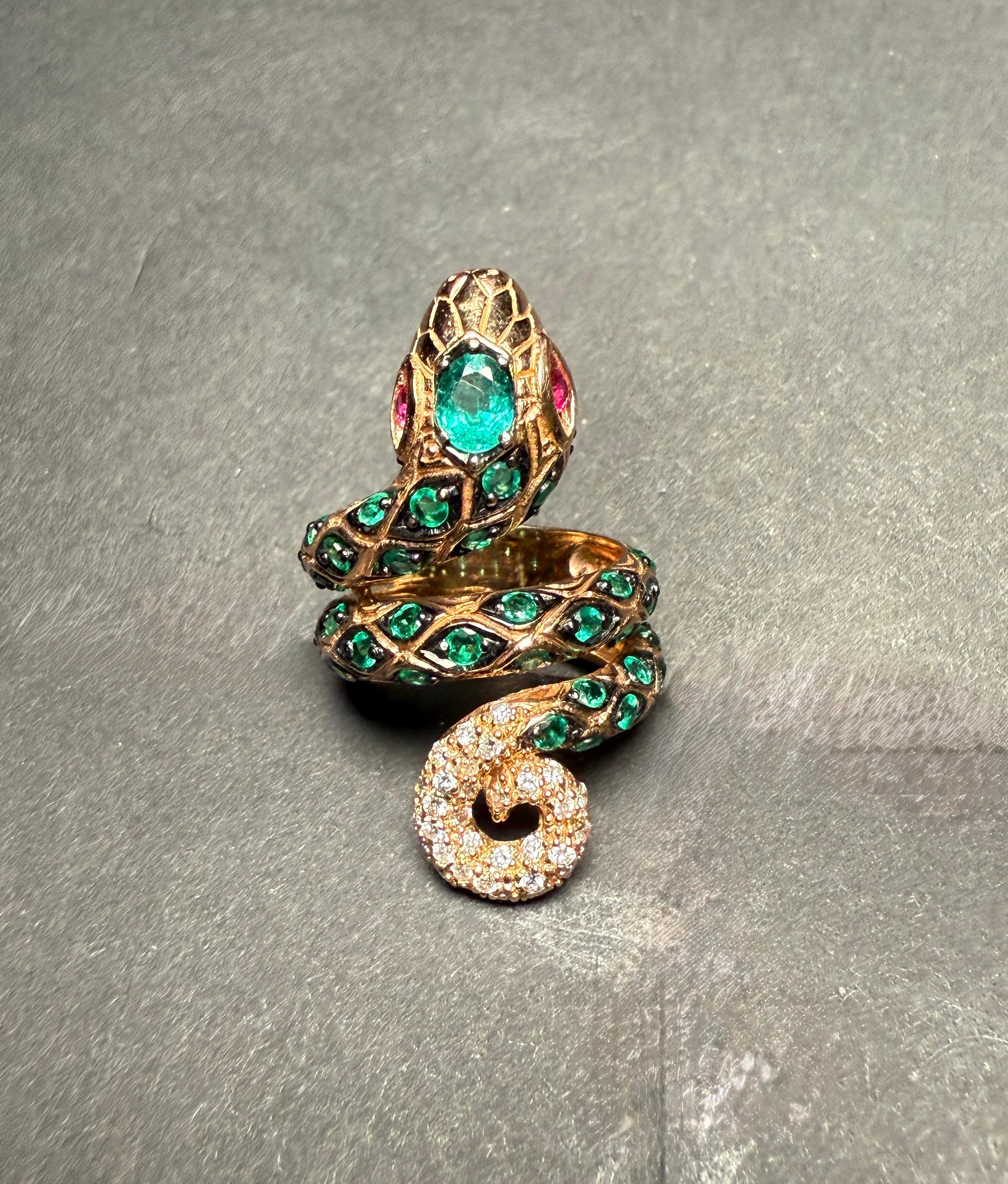 Italian 18K Gold Diamond And Emerald Snake Serpent Wrap Ring For Sale