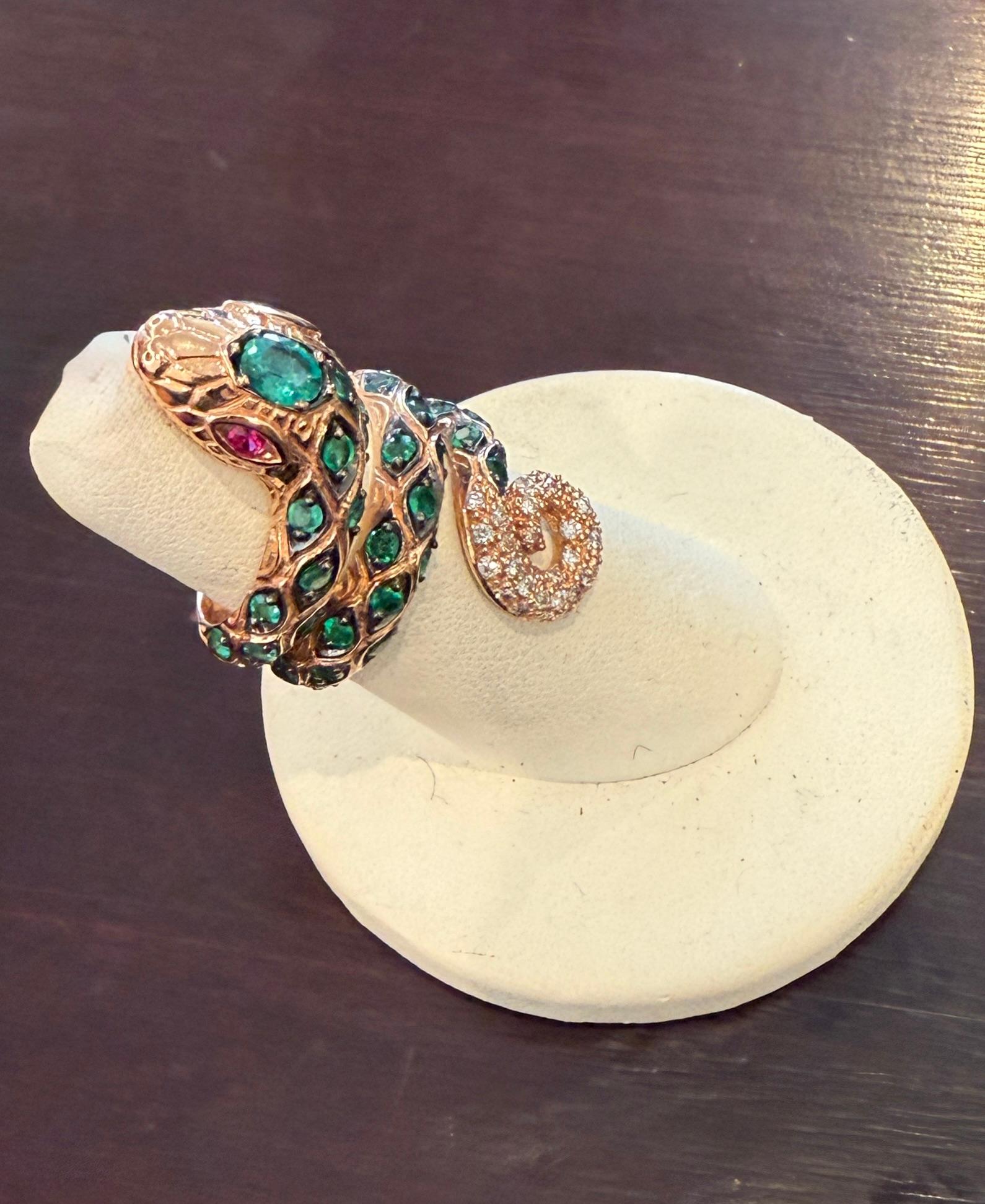 18K Gold Diamond And Emerald Snake Serpent Wrap Ring For Sale 3