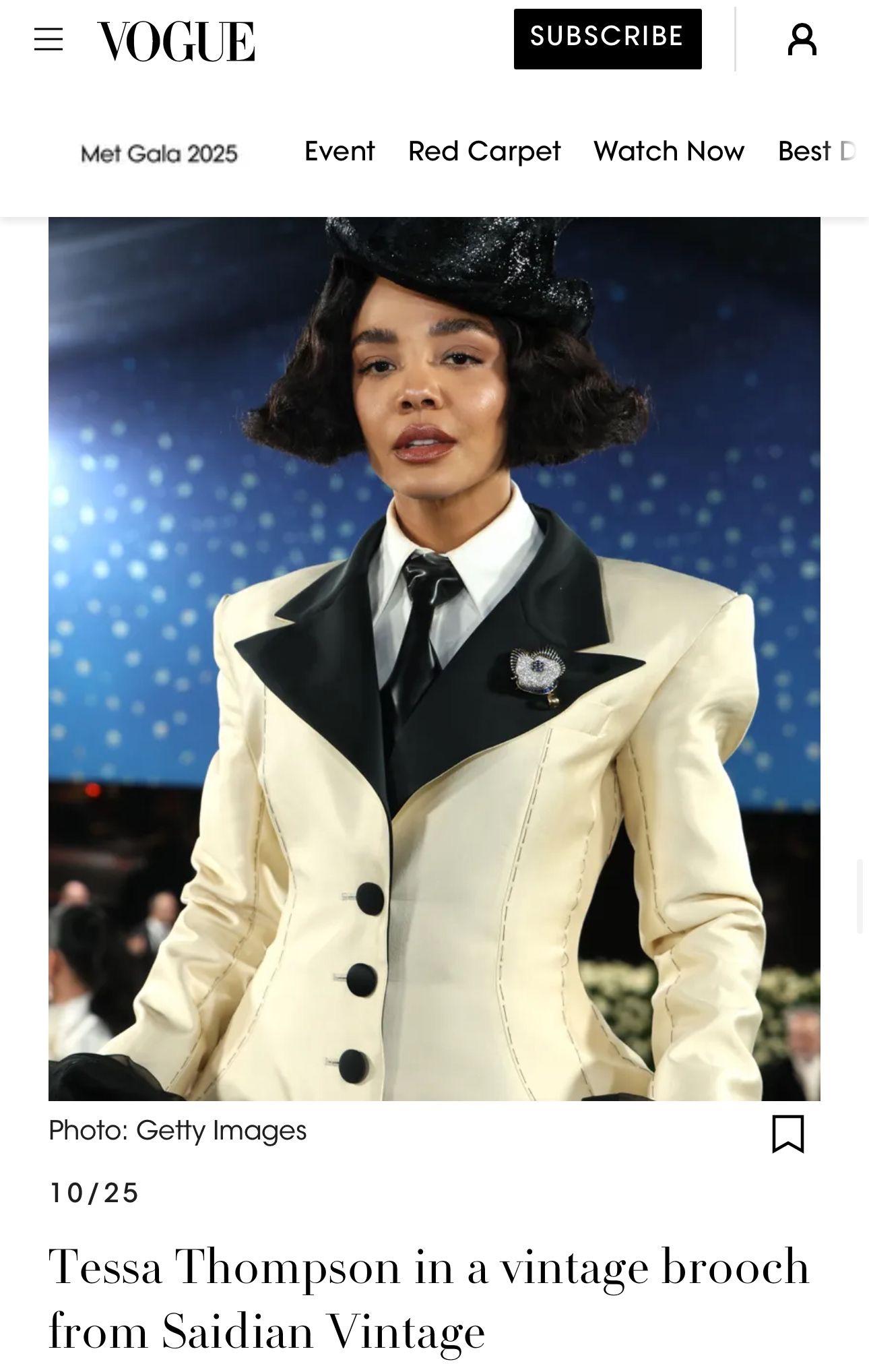 Boucles d'oreilles en or 18K avec diamants et saphirs et broche-pendentif floral convertible Excellent état - En vente à Great Neck Plaza, NY