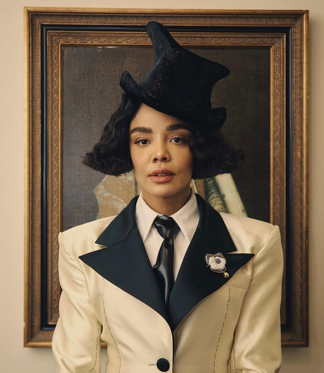 Boucles d'oreilles en or 18K avec diamants et saphirs et broche-pendentif floral convertible Unisexe en vente