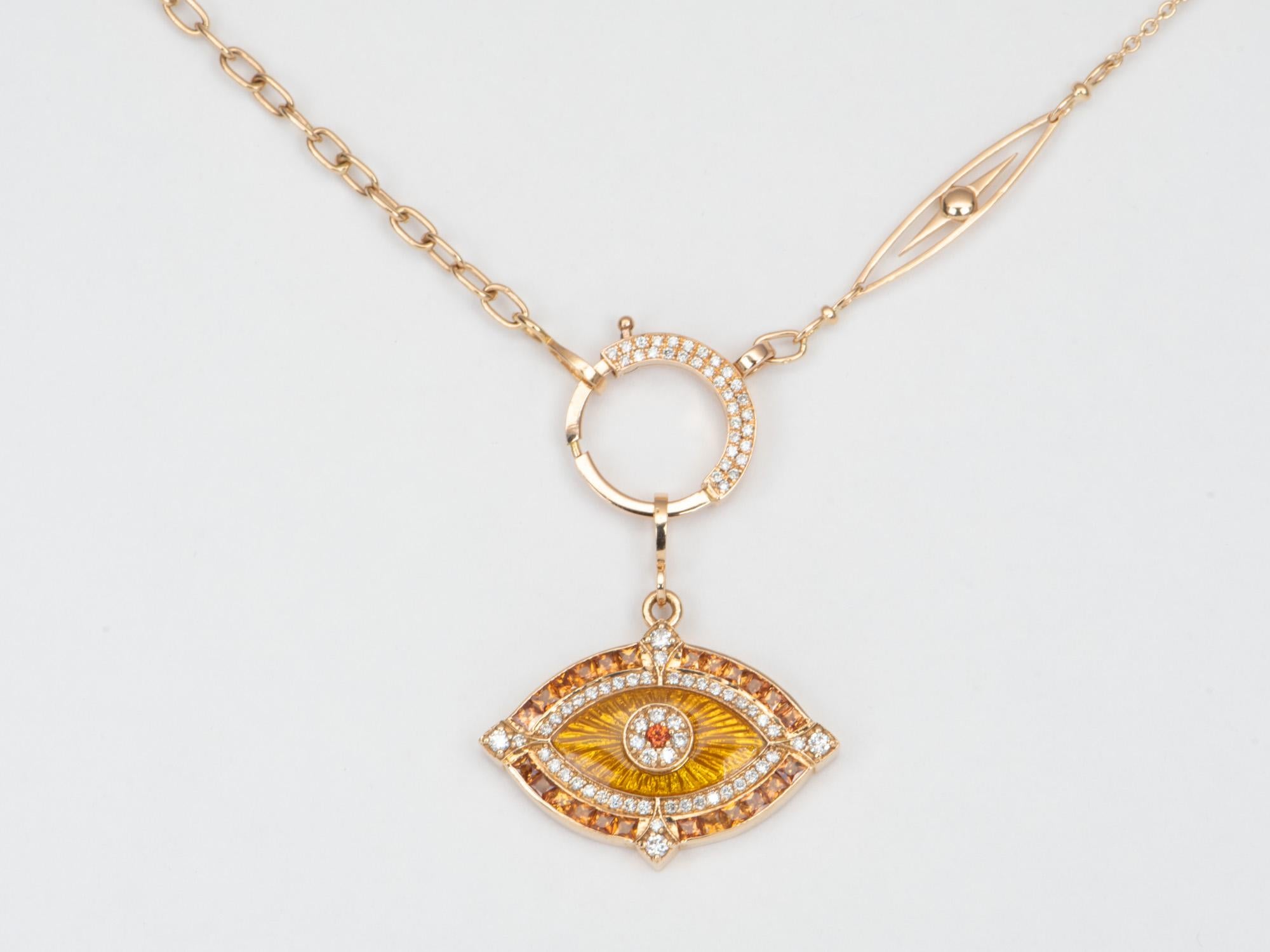 Taille ronde Pendentif Guilloche œil maléfique en or 18K avec diamant et saphir sur chaîne de collier 23 en vente