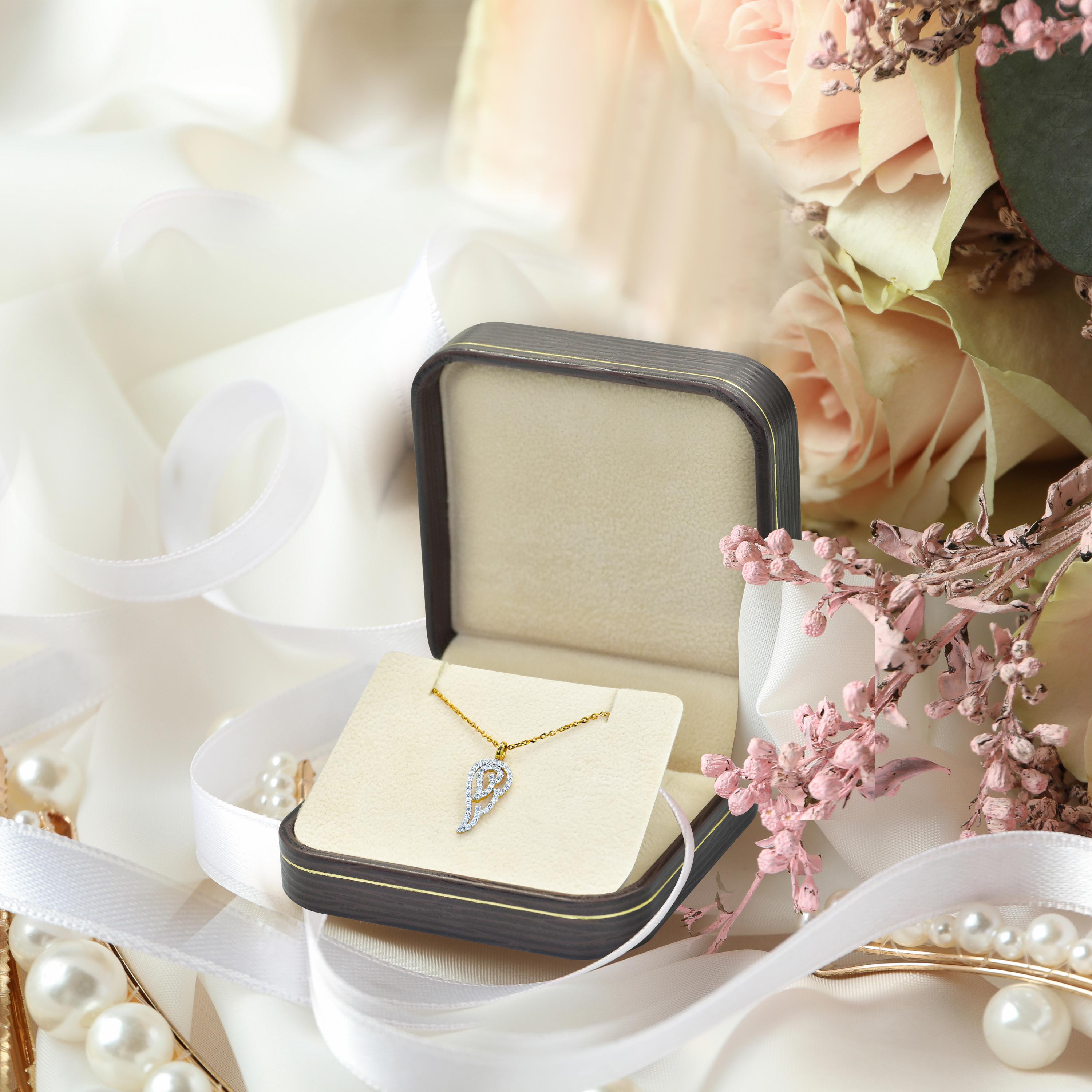 Collier aile d'ange en or 18 carats avec diamant Pendentif de protection de l'ange en vente 2