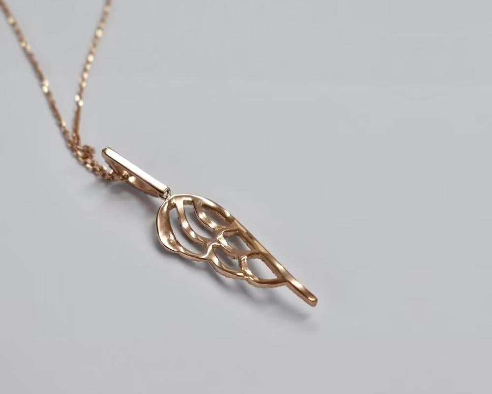 Collier d'ailes d'ange en or 18k avec diamants Collier pendentif à breloques de protection d'ange en vente 2