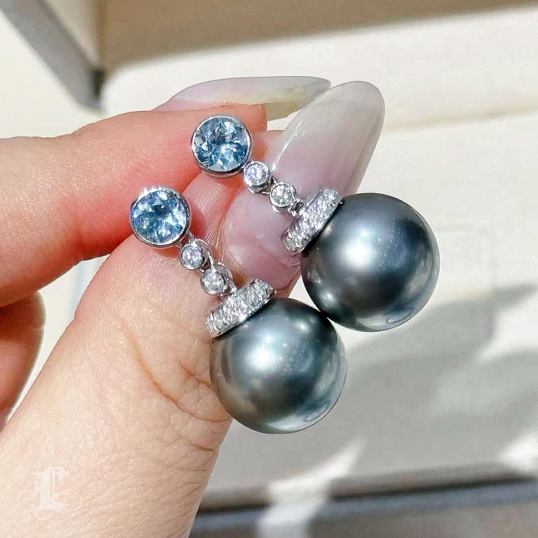 【Sculpted Geometry】Ocean Spark Aurora Tahitian Pearl Aquamarine Diamond Earrings In New Condition For Sale In New York, NY
