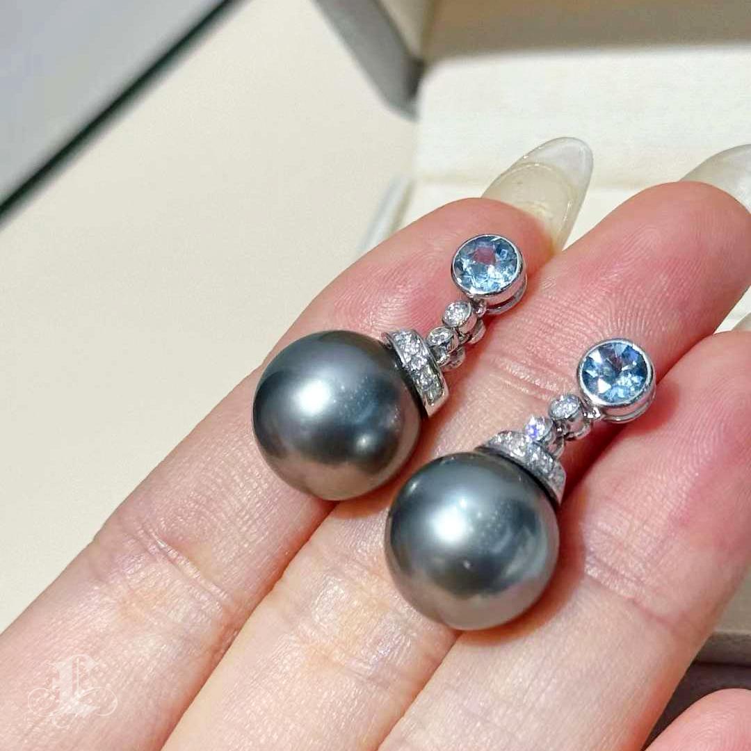 【Sculpted Geometry】Ocean Spark Aurora Tahitian Pearl Aquamarine Diamond Earrings For Sale 1