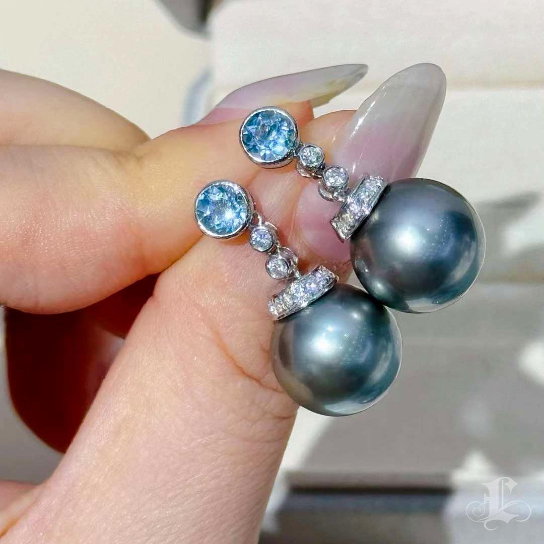 【Sculpted Geometry】Ocean Spark Aurora Tahitian Pearl Aquamarine Diamond Earrings For Sale 2