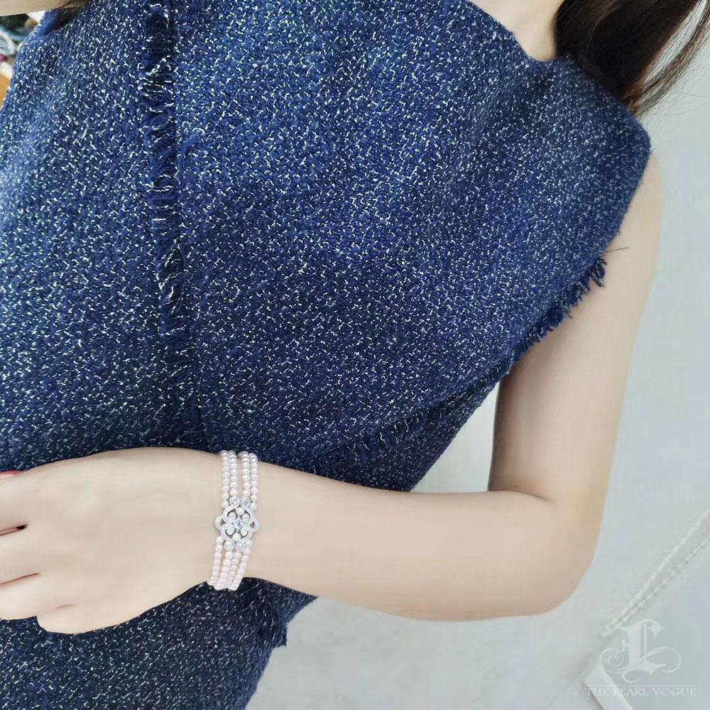 Grezzo Bracciale di perle Akoya Baby Bloom a tre fili con acquamarina in vendita