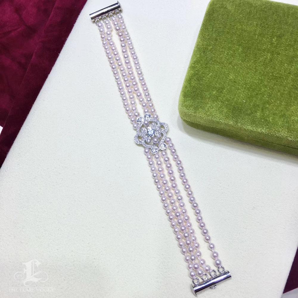 Bracciale di perle Akoya Baby Bloom a tre fili con acquamarina in vendita 1