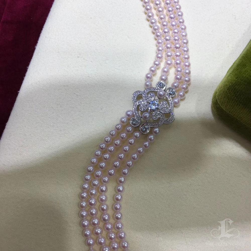 Bracciale di perle Akoya Baby Bloom a tre fili con acquamarina in vendita 3