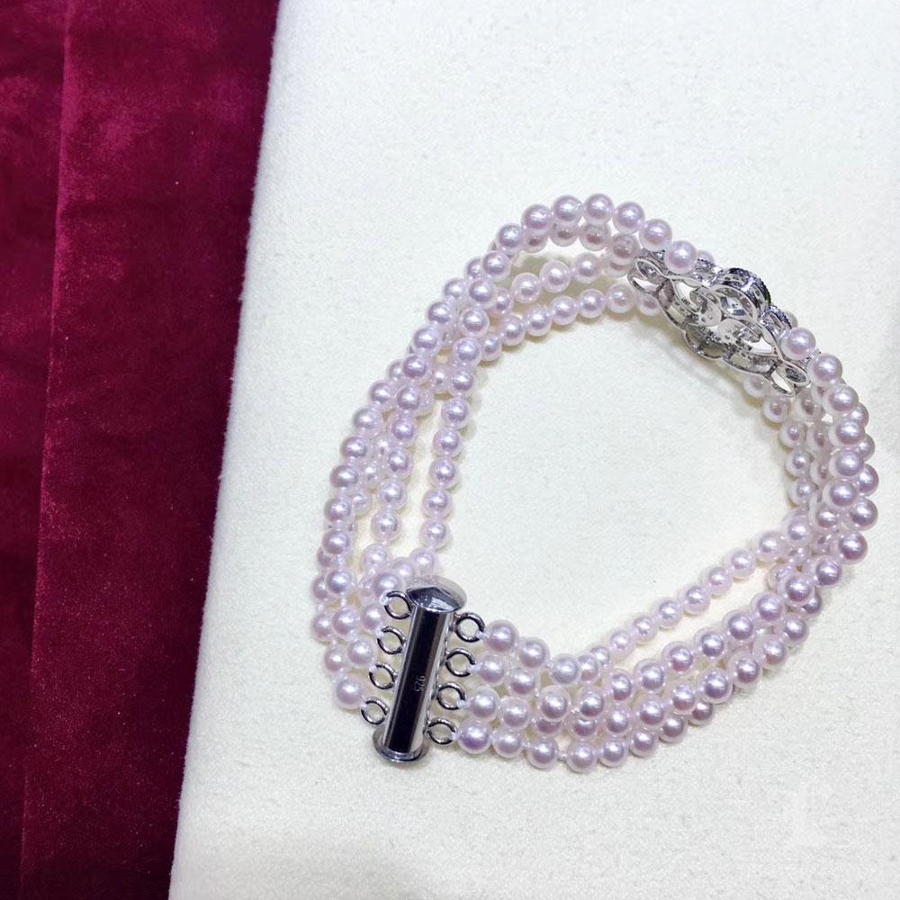 Bracciale di perle Akoya Baby Bloom a tre fili con acquamarina in vendita 4