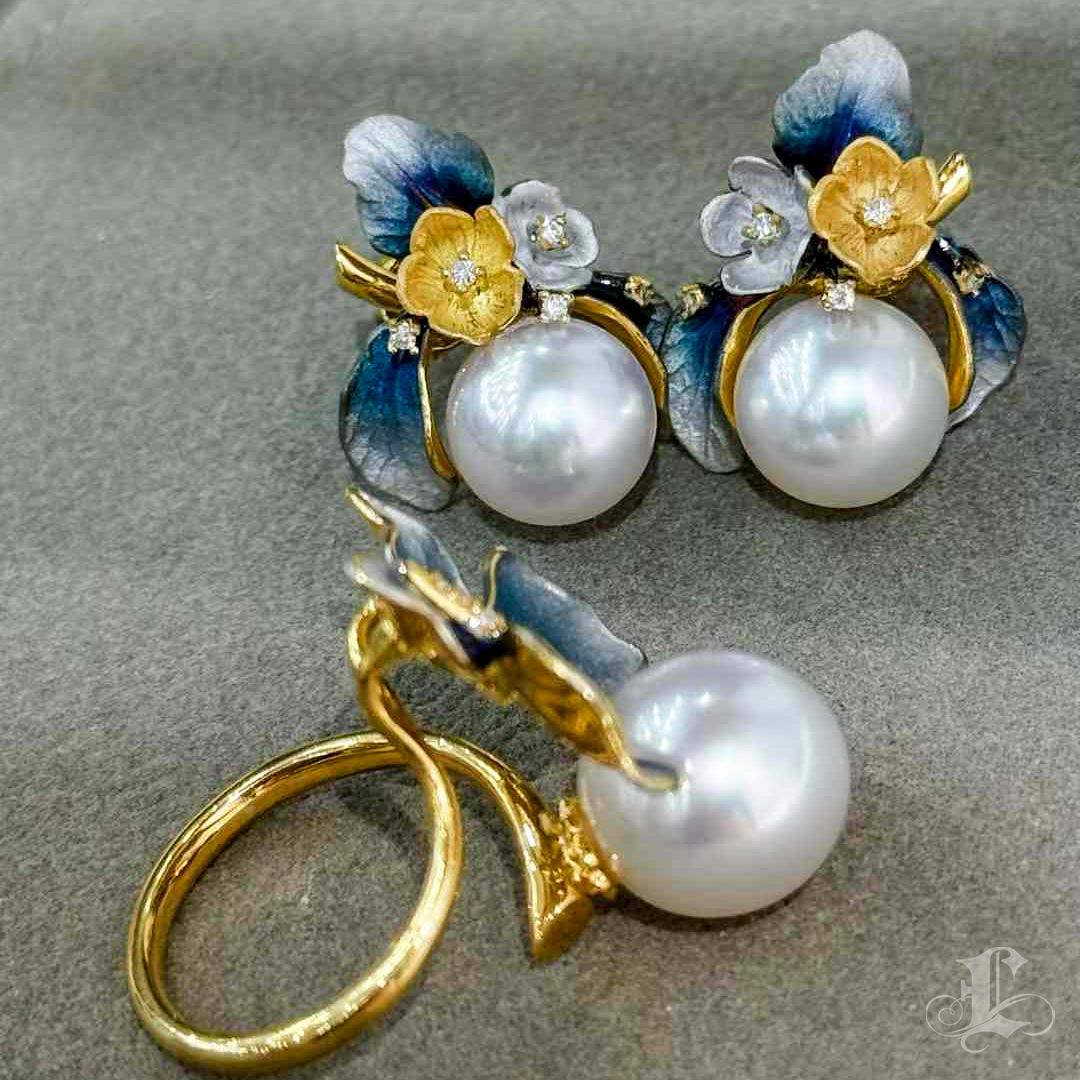 Whispering Garden Diamond Dust & Aurora South Sea Pearl Earrings In New Condition In New York, NY