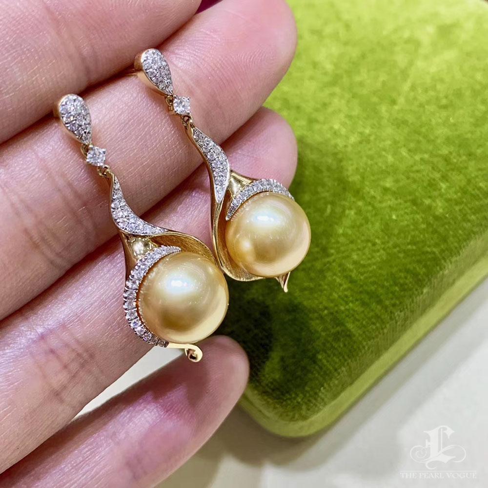 【Lustre Arc】Golden Wave Aurora South Sea Pearl Diamond Drop Earrings For Sale 3
