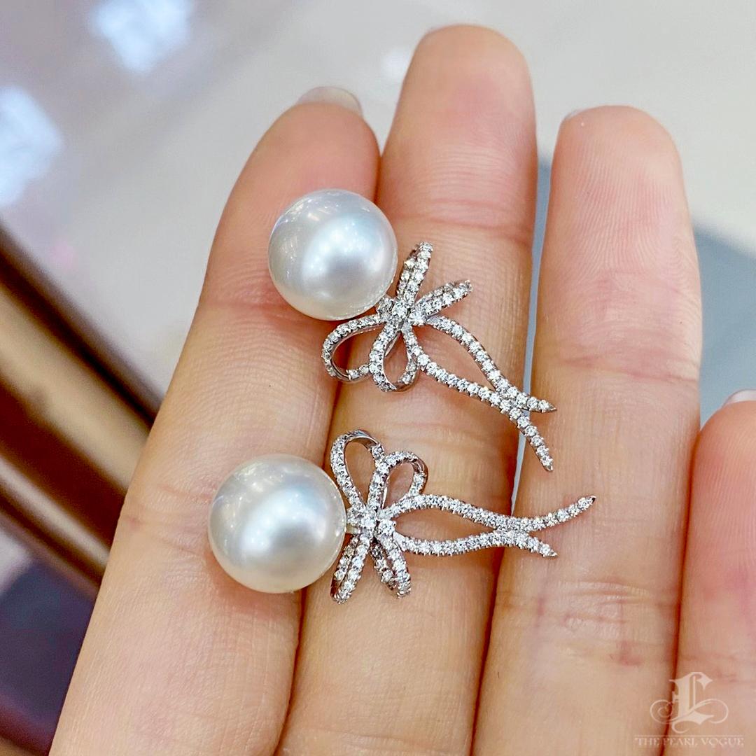Women's 【Crown Radiance】Graceful Bow-Tied Aurora South Sea Pearl Diamond Earrings For Sale