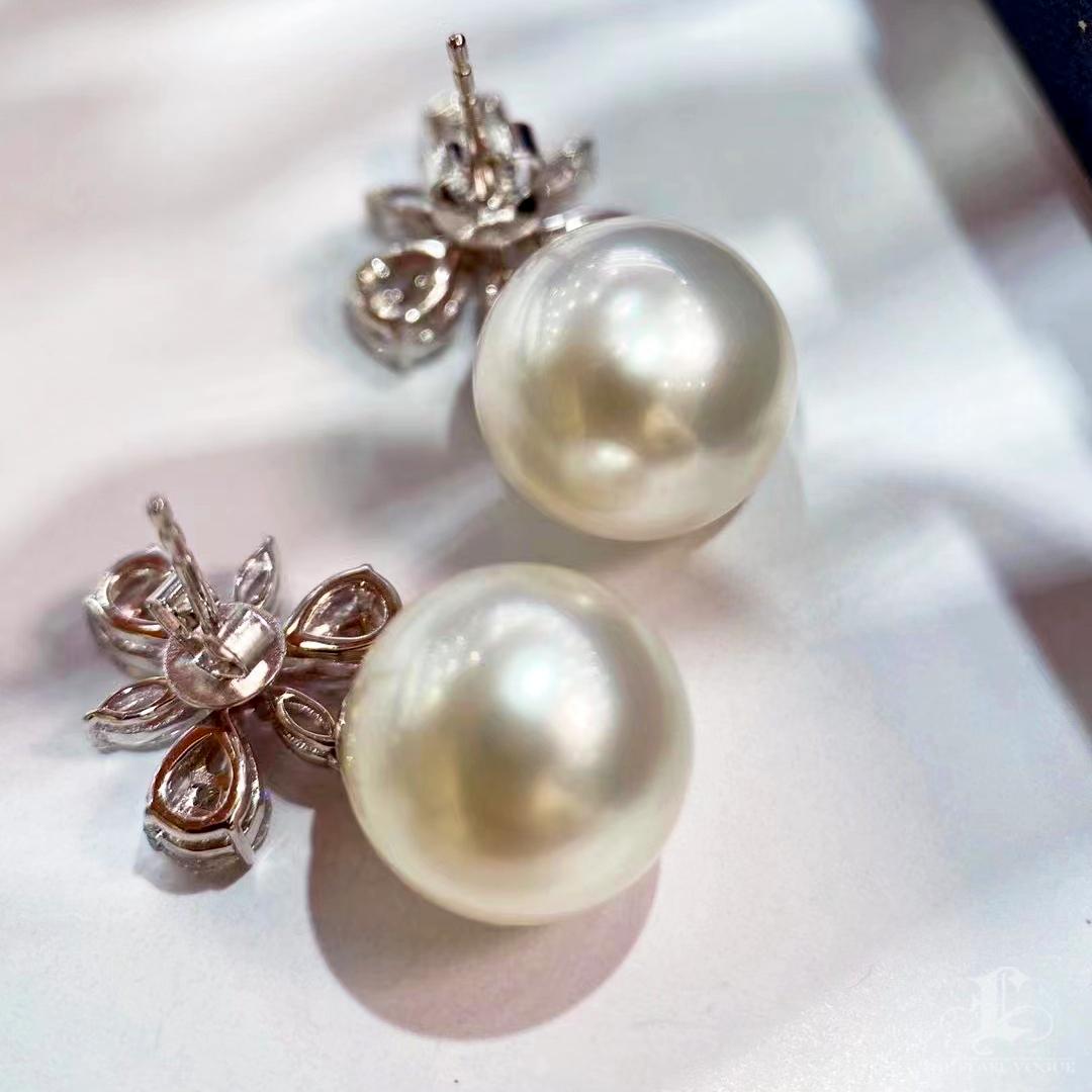 Women's 【Crown Radiance】Blossom Crown Aurora South Sea Pearl Diamond Stud Earrings For Sale