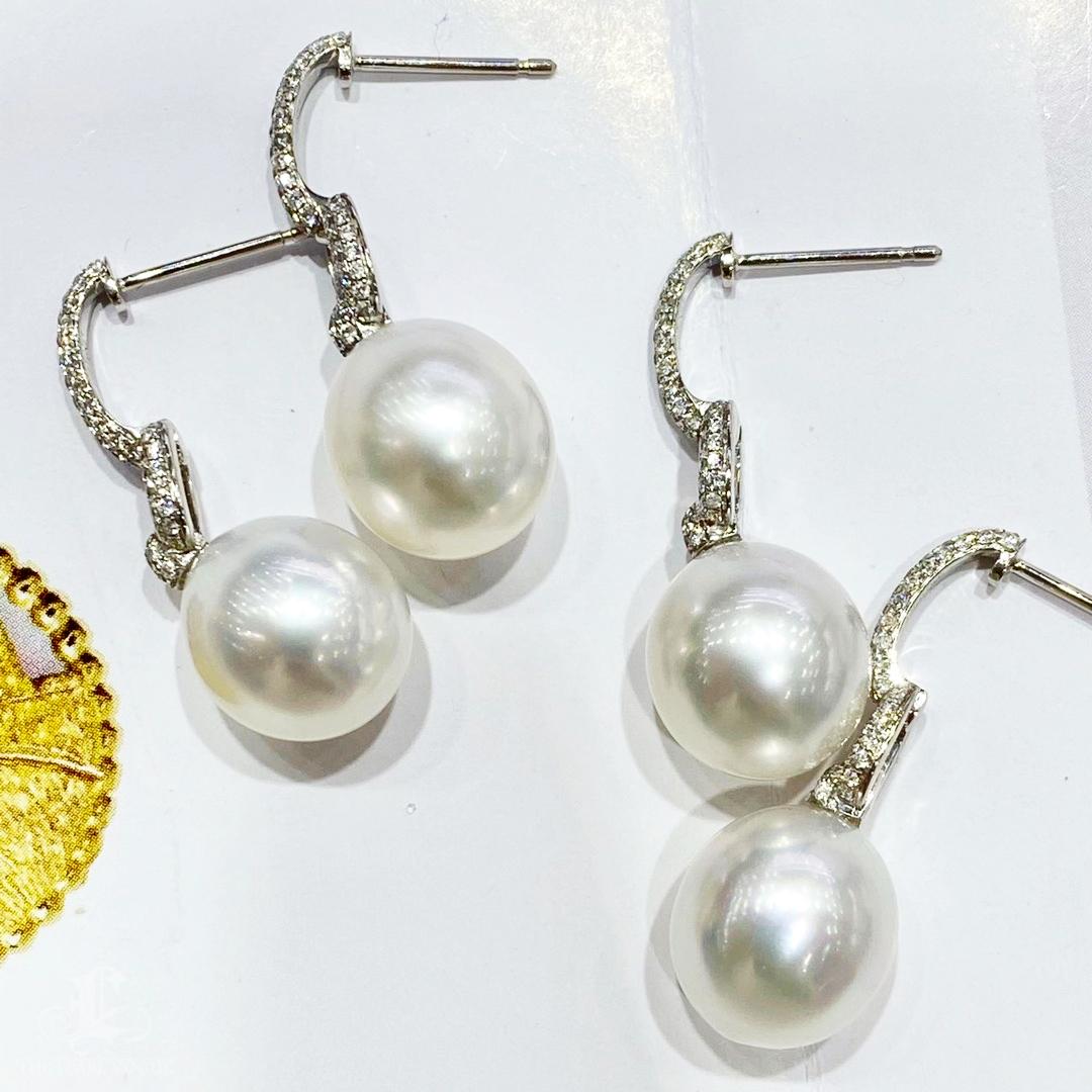 【Sculpted Geometry】Pendientes de diamantes con perlas del mar del sur Aurora de doble eslabón en venta 3