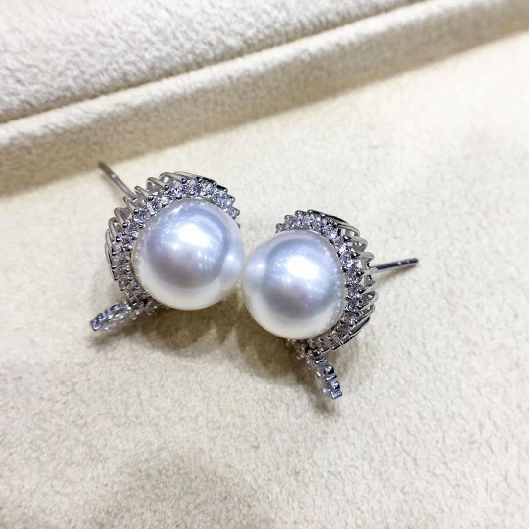 【Crown Radiance】Sunburst Aurora South Sea Pearl Diamond Earrings For Sale 2