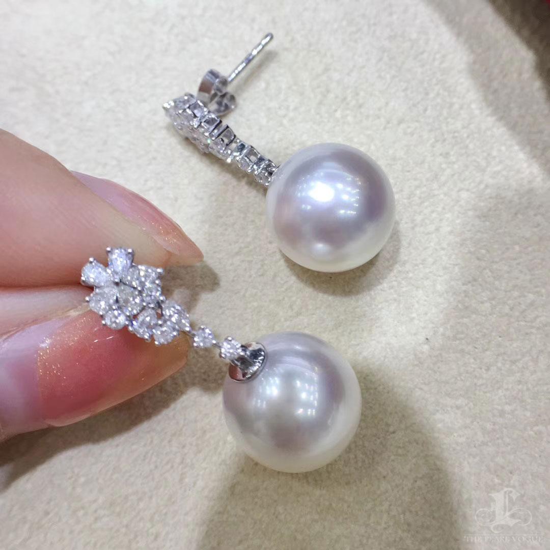 【Vine Symphony】Diamond Bloom Aurora South Sea Pearl Gala Earrings For Sale 2