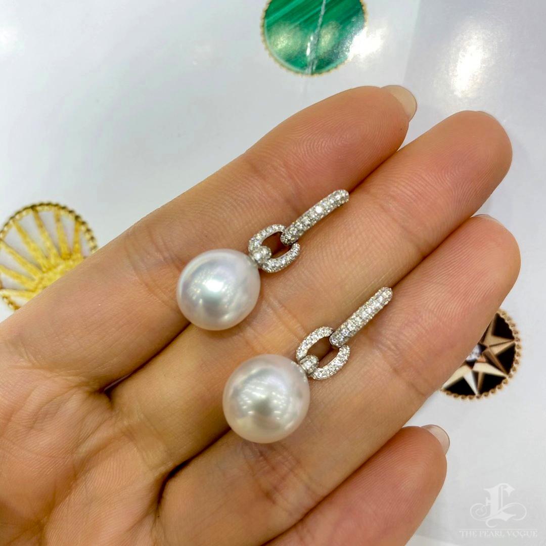 De las mujeres 【Sculpted Geometry】Pendientes de diamantes con perlas del mar del sur Aurora de doble eslabón en venta