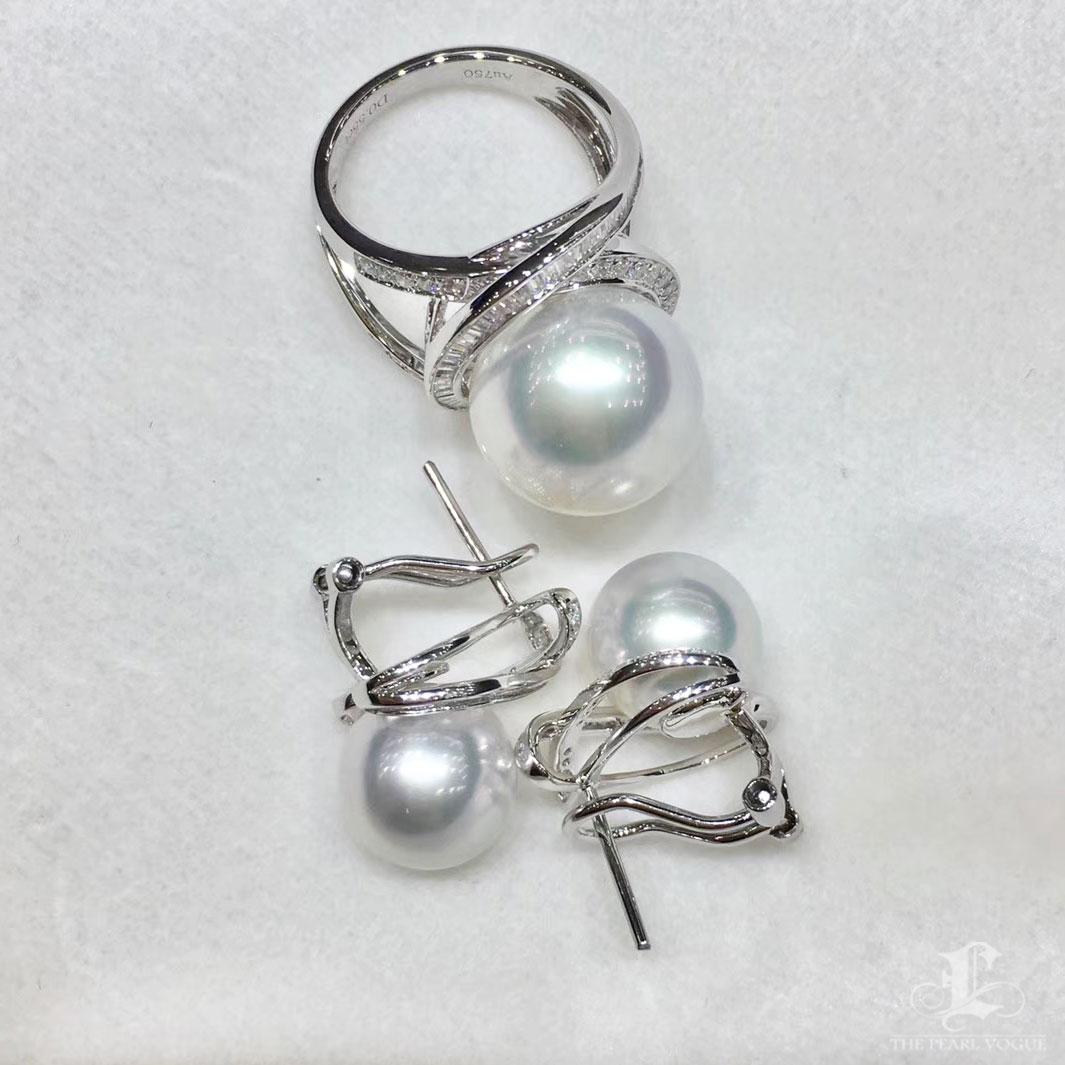 【Crown Radiance】X-Cross Aurora South Sea Pearl Diamond Earrings For Sale 3