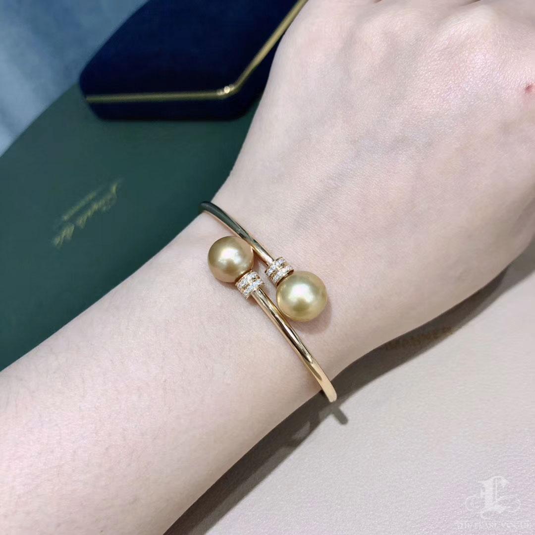 Uncut 【Crown Radiance】Dual Glow Golden South Sea Pearl Diamond Cuff Bracelet For Sale