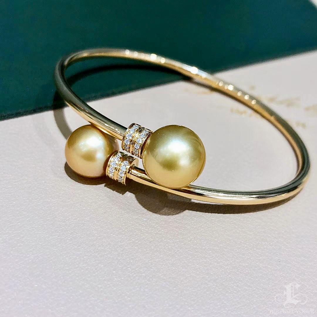 【Crown Radiance】Dual Glow Golden South Sea Pearl Diamond Cuff Bracelet For Sale 1