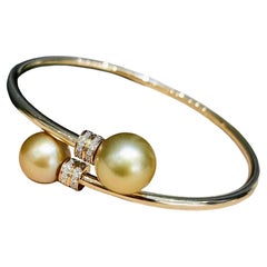 Pulsera brazalete con diamantes y perlas doradas del Mar del Sur de doble brillo