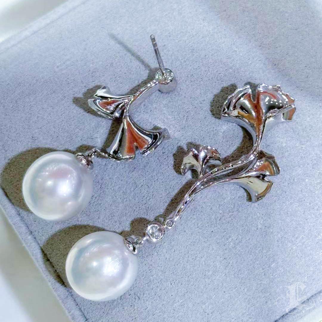 【Vine Symphony】Gingko Whisper South Sea Pearl Diamond Asymmetric Earrings For Sale 2