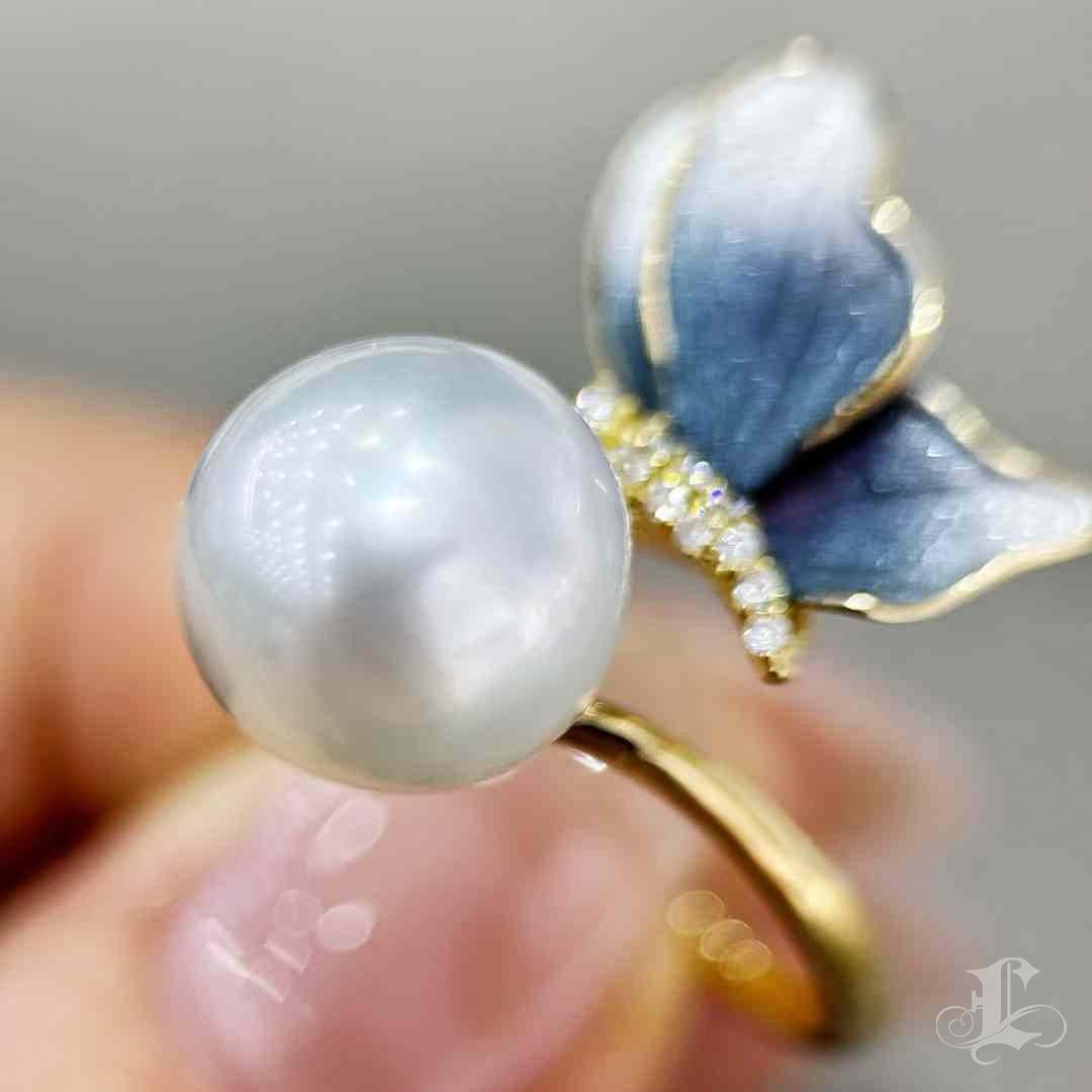 Uncut Blossom Aurora South Sea Pearl Diamond Dust Butterfly Ring