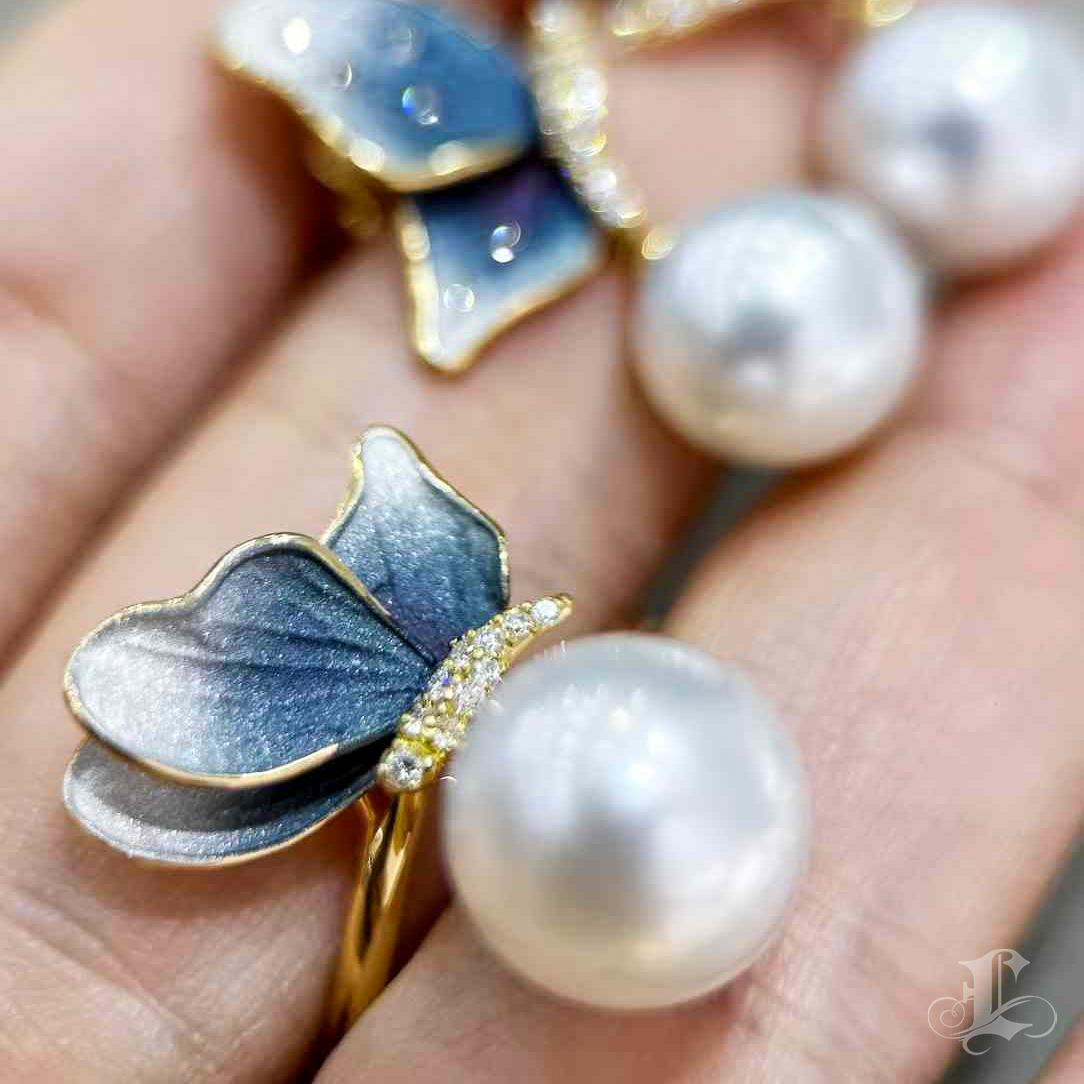Women's Blossom Aurora South Sea Pearl Diamond Dust Butterfly Ring