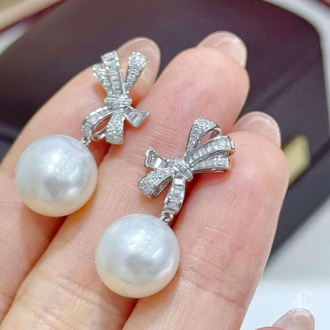 Women's 【Crown Radiance】Ribbon Grace Aurora South Sea Pearl Diamond Earrings For Sale