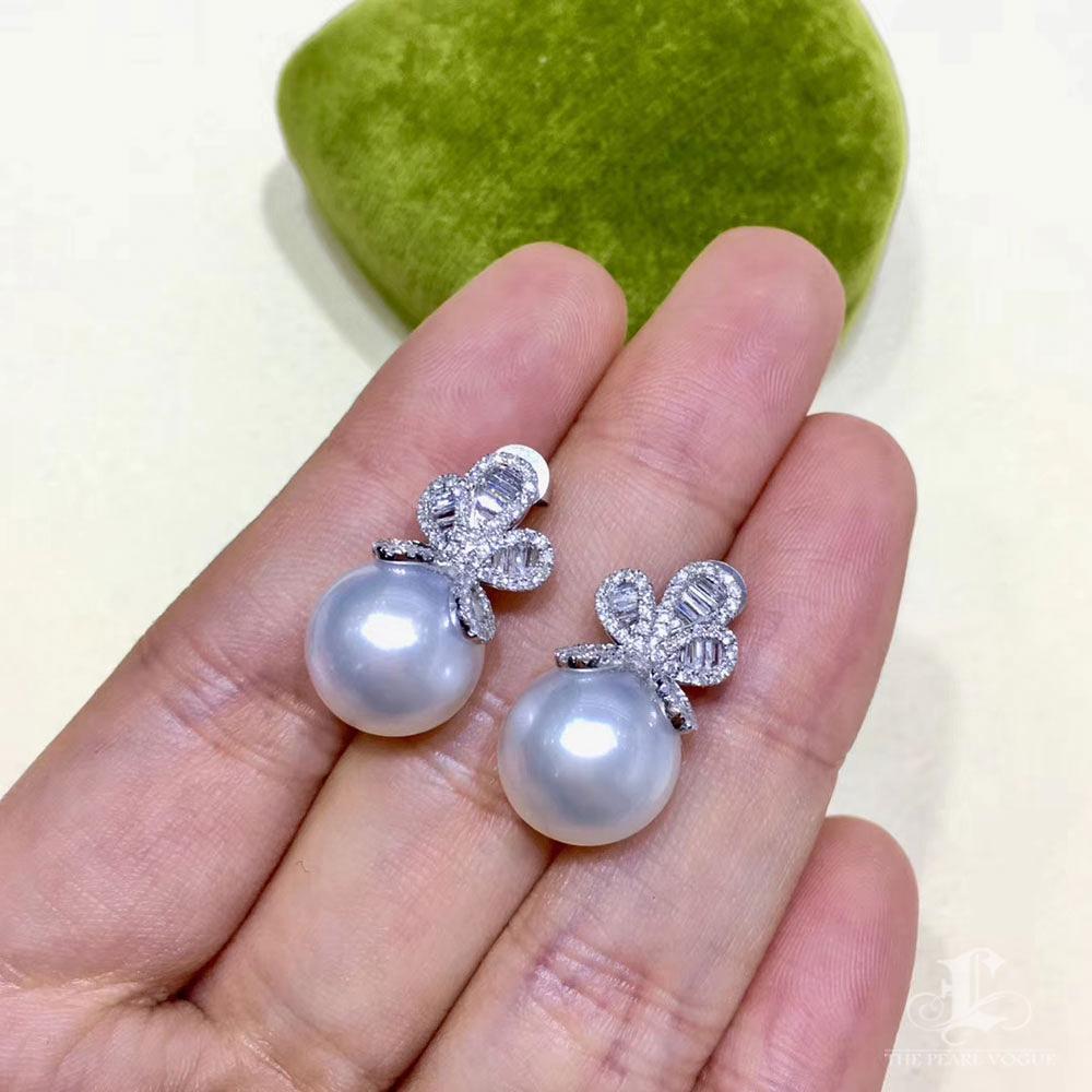 【Vine Symphony】Aurora South Sea Pearl Earrings with Diamond Bow Top In New Condition For Sale In New York, NY
