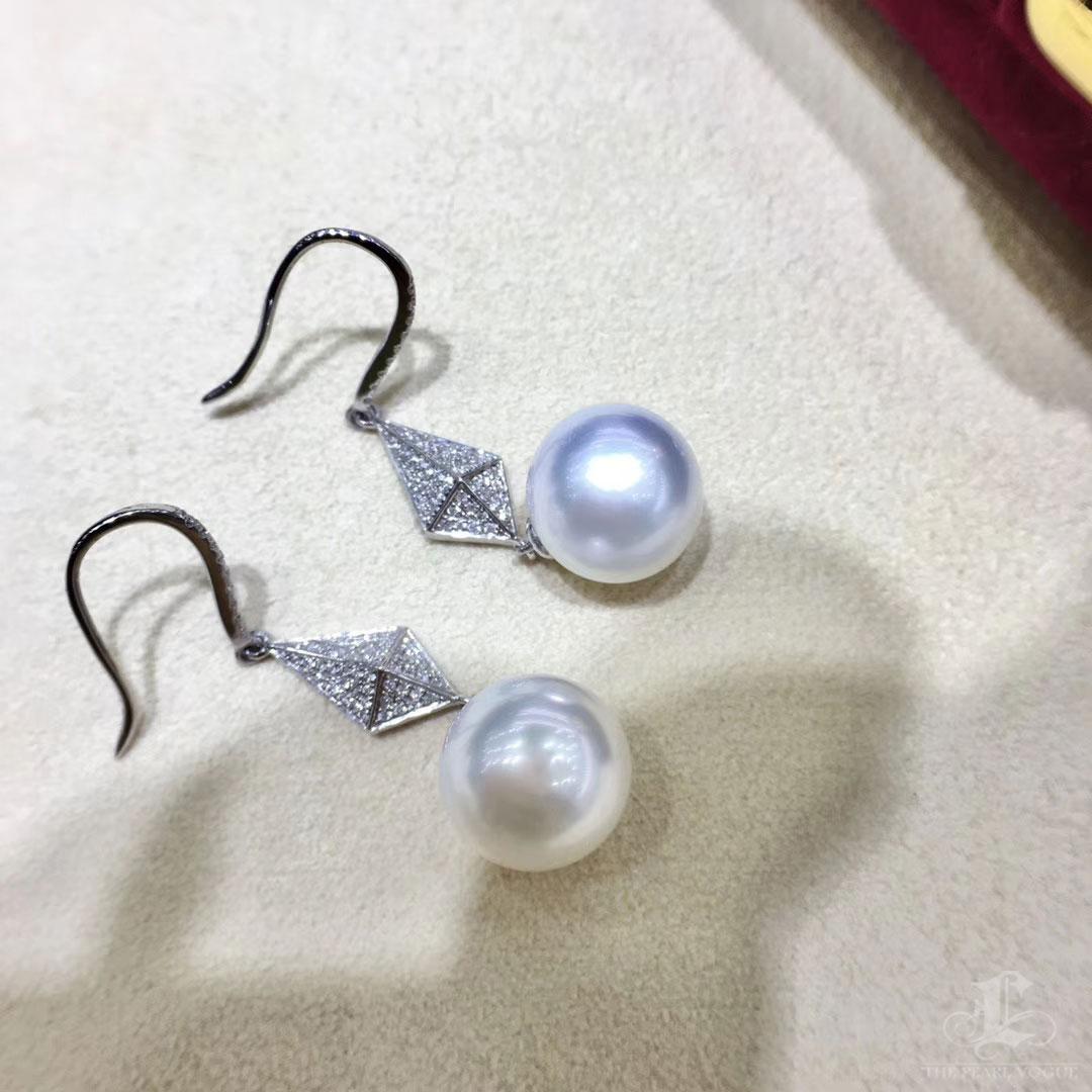 Women's 【Sculpted Geometry】Geometric Line Aurora South Sea Pearl Evening Earrings For Sale