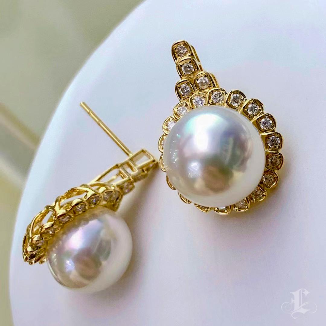 【Crown Radiance】Golden Halo Aurora South Sea Pearl Diamond Earrings For Sale 1