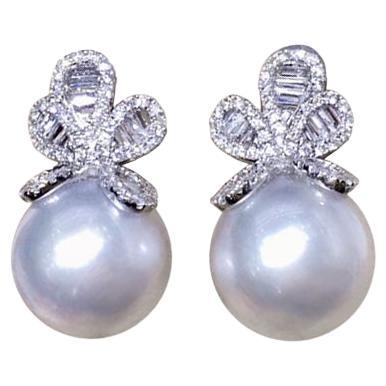 【Vine Symphony】Aurora South Sea Pearl Earrings with Diamond Bow Top For Sale