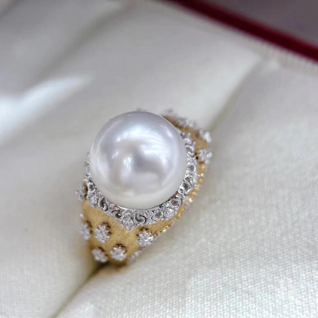 【Crown Radiance】Aurora South Sea Pearl Diamond Textured Gold Cocktail Ring For Sale 3